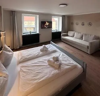 Zum Goldenen Schiff - Lehmzimmer Erde